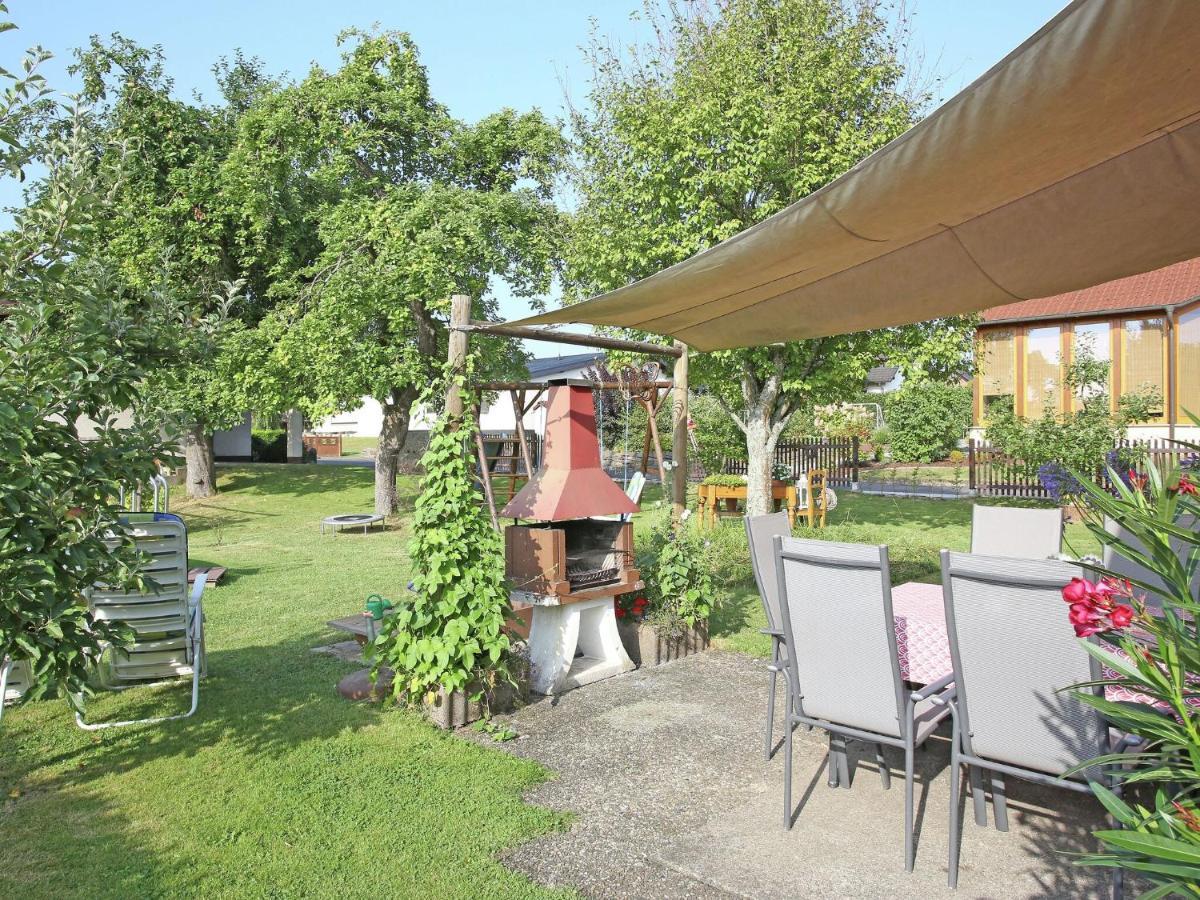 Apartment With Terrace And Pool In The Garden Pracht Dış mekan fotoğraf